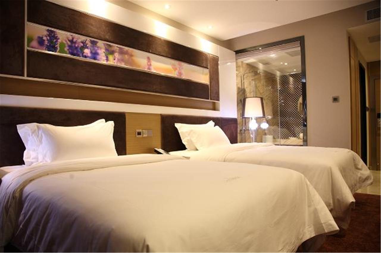 Lavande Hotel Baogang Avenue Guangbai Xinyi Branch Гуанчжоу Екстер'єр фото