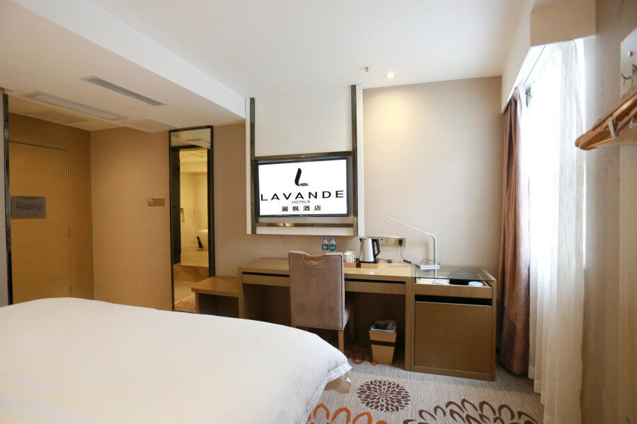 Lavande Hotel Baogang Avenue Guangbai Xinyi Branch Гуанчжоу Екстер'єр фото