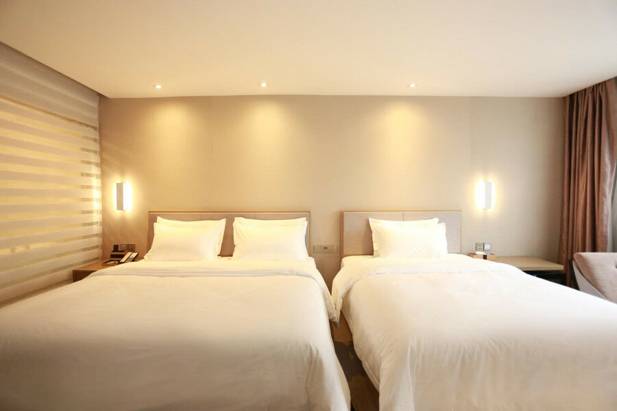 Lavande Hotel Baogang Avenue Guangbai Xinyi Branch Гуанчжоу Екстер'єр фото