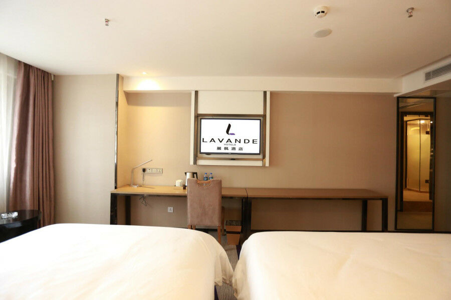 Lavande Hotel Baogang Avenue Guangbai Xinyi Branch Гуанчжоу Екстер'єр фото