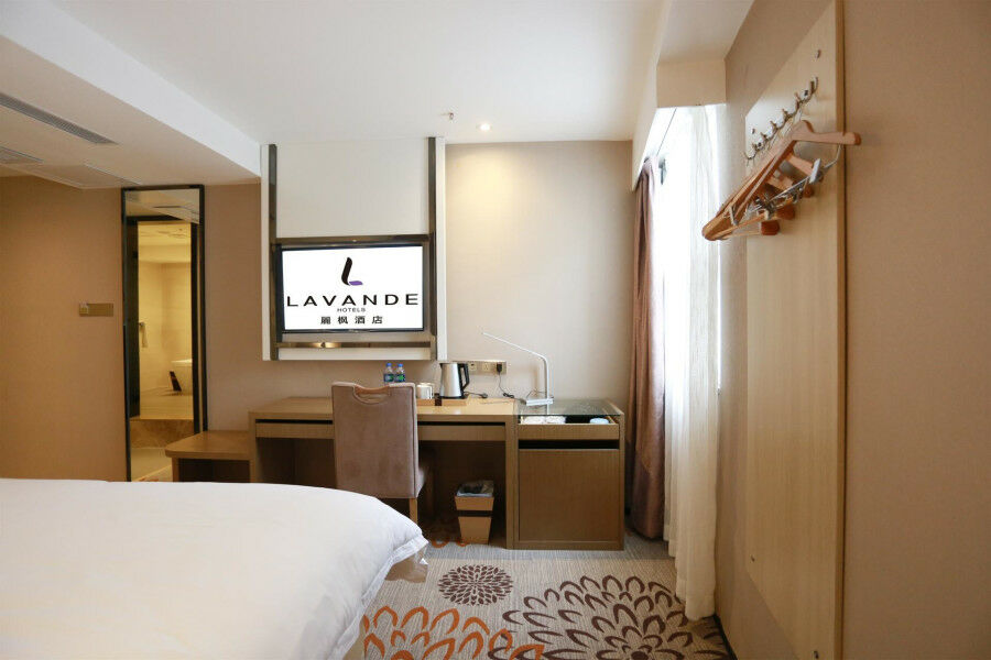 Lavande Hotel Baogang Avenue Guangbai Xinyi Branch Гуанчжоу Екстер'єр фото