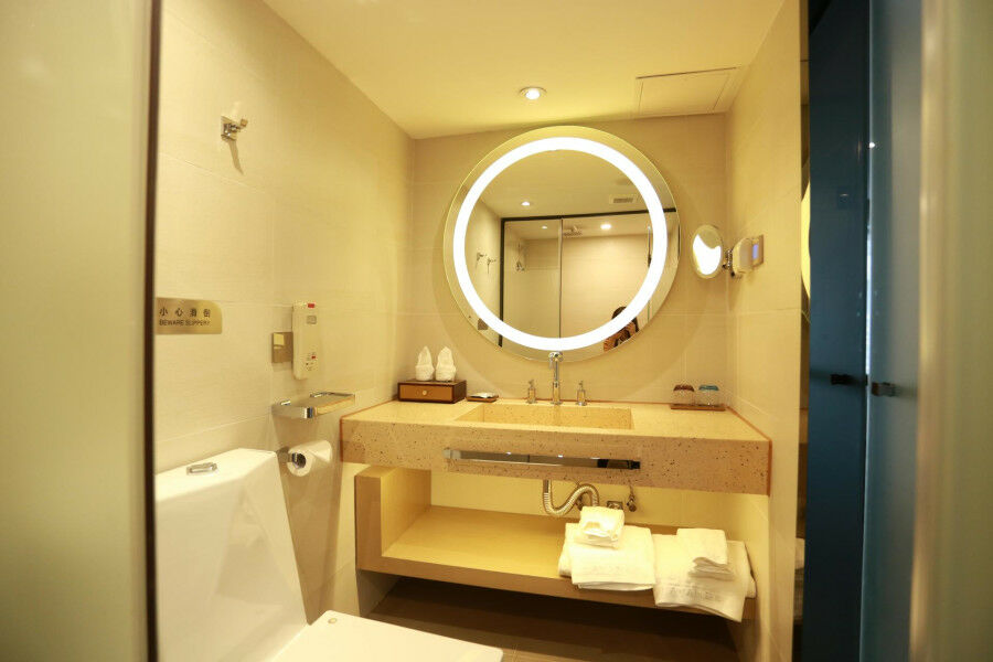 Lavande Hotel Baogang Avenue Guangbai Xinyi Branch Гуанчжоу Екстер'єр фото