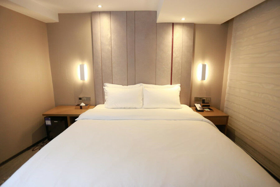 Lavande Hotel Baogang Avenue Guangbai Xinyi Branch Гуанчжоу Екстер'єр фото